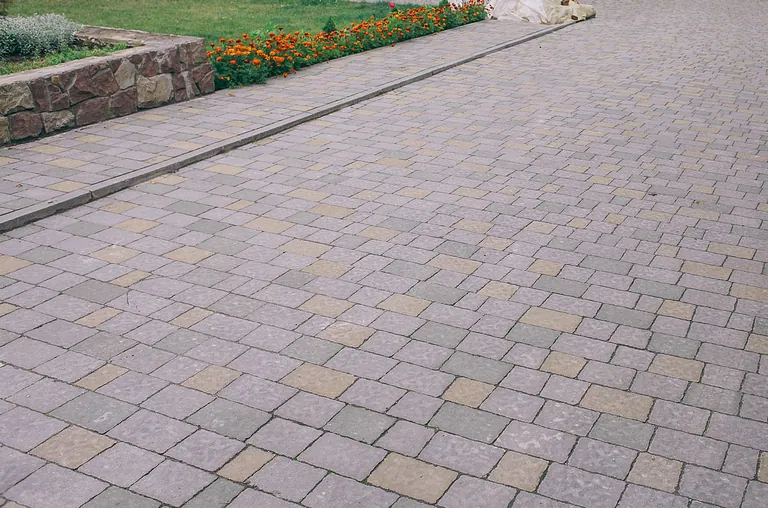 Block pavin driveway