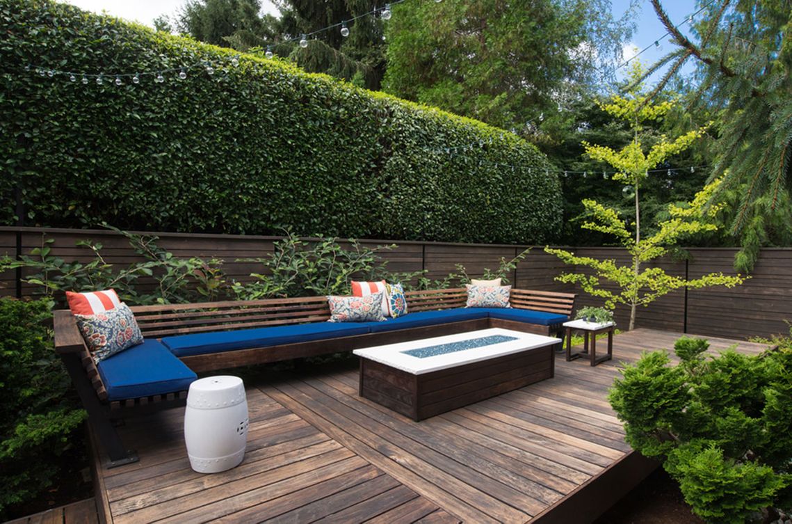 garden decking seating area