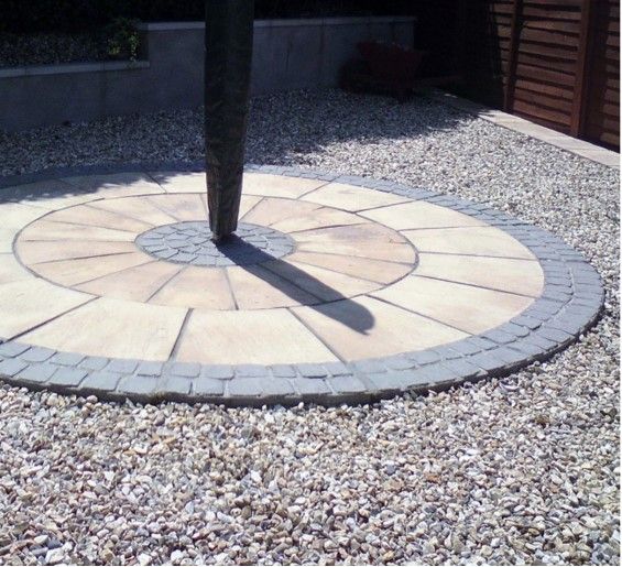 circle garden feature
